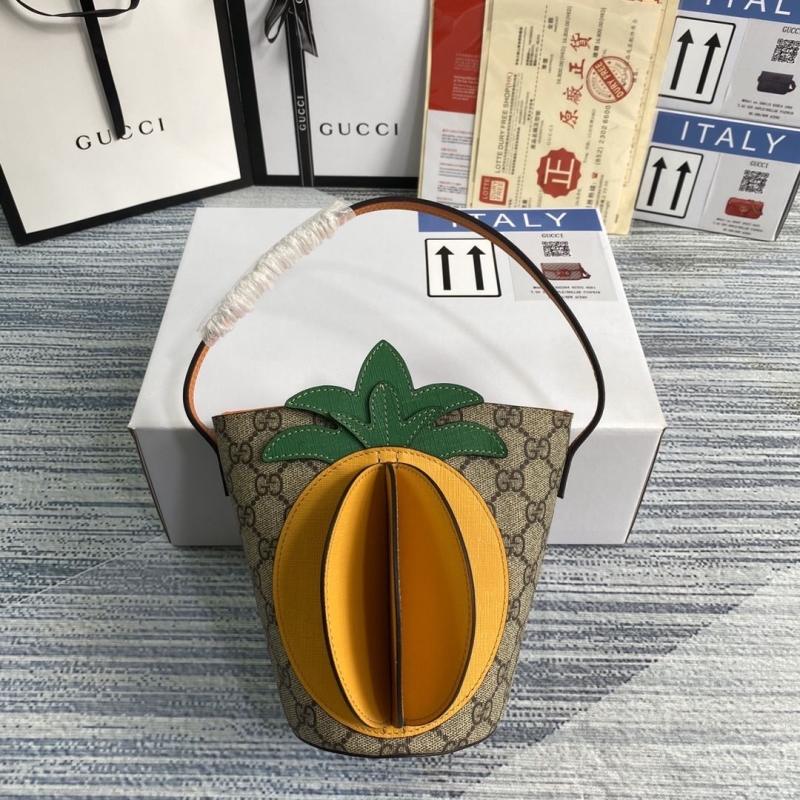 G*u*i shopping bags